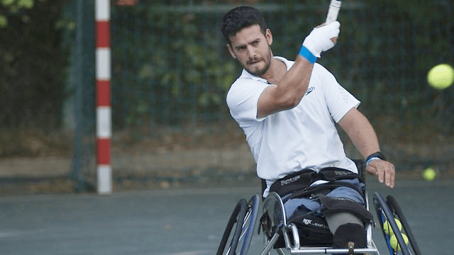 Itay Erenlib playing tennis